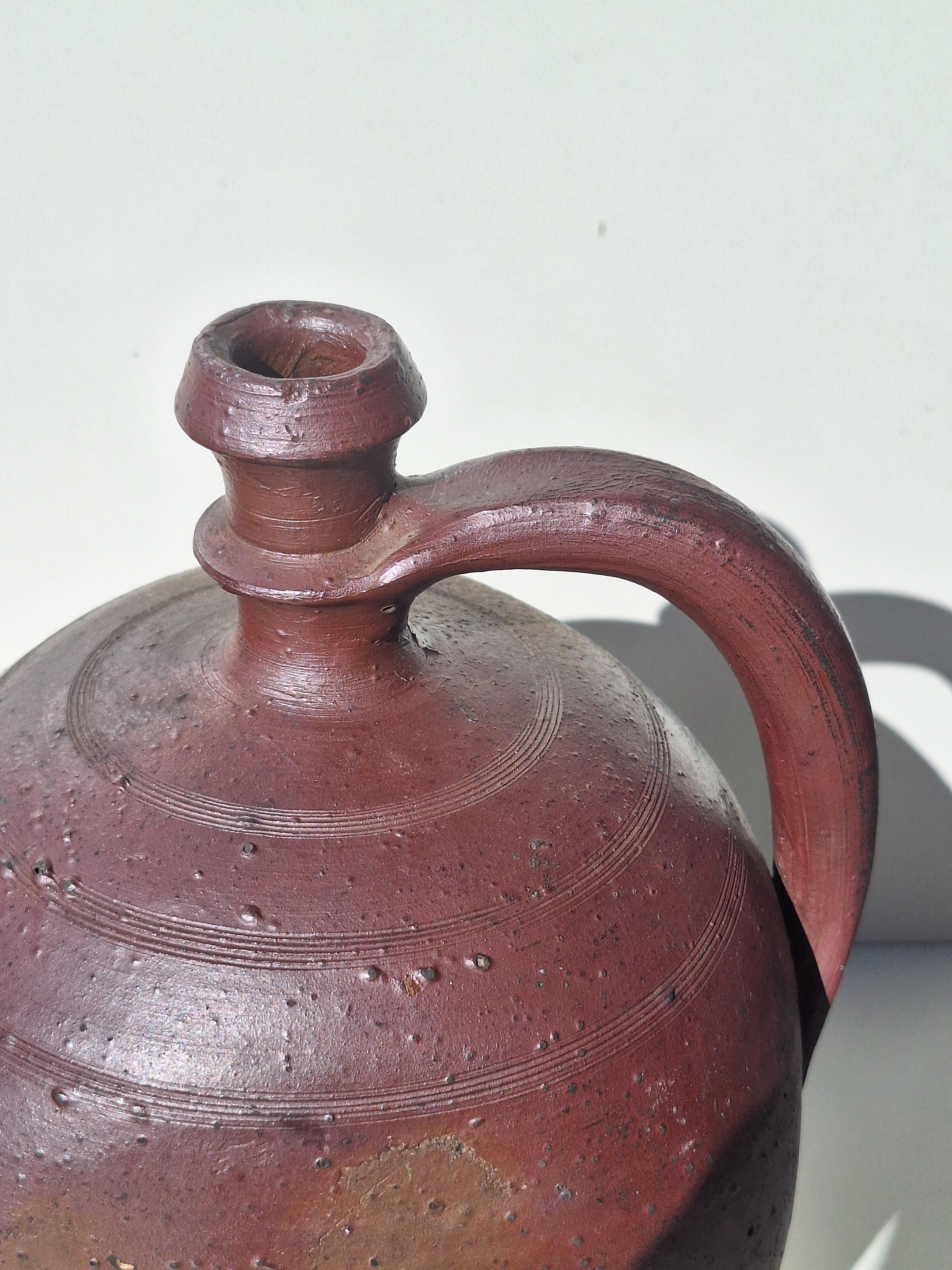 GRANDE CRUCHE . JARRE GRES EMAILLEE LUSTRE