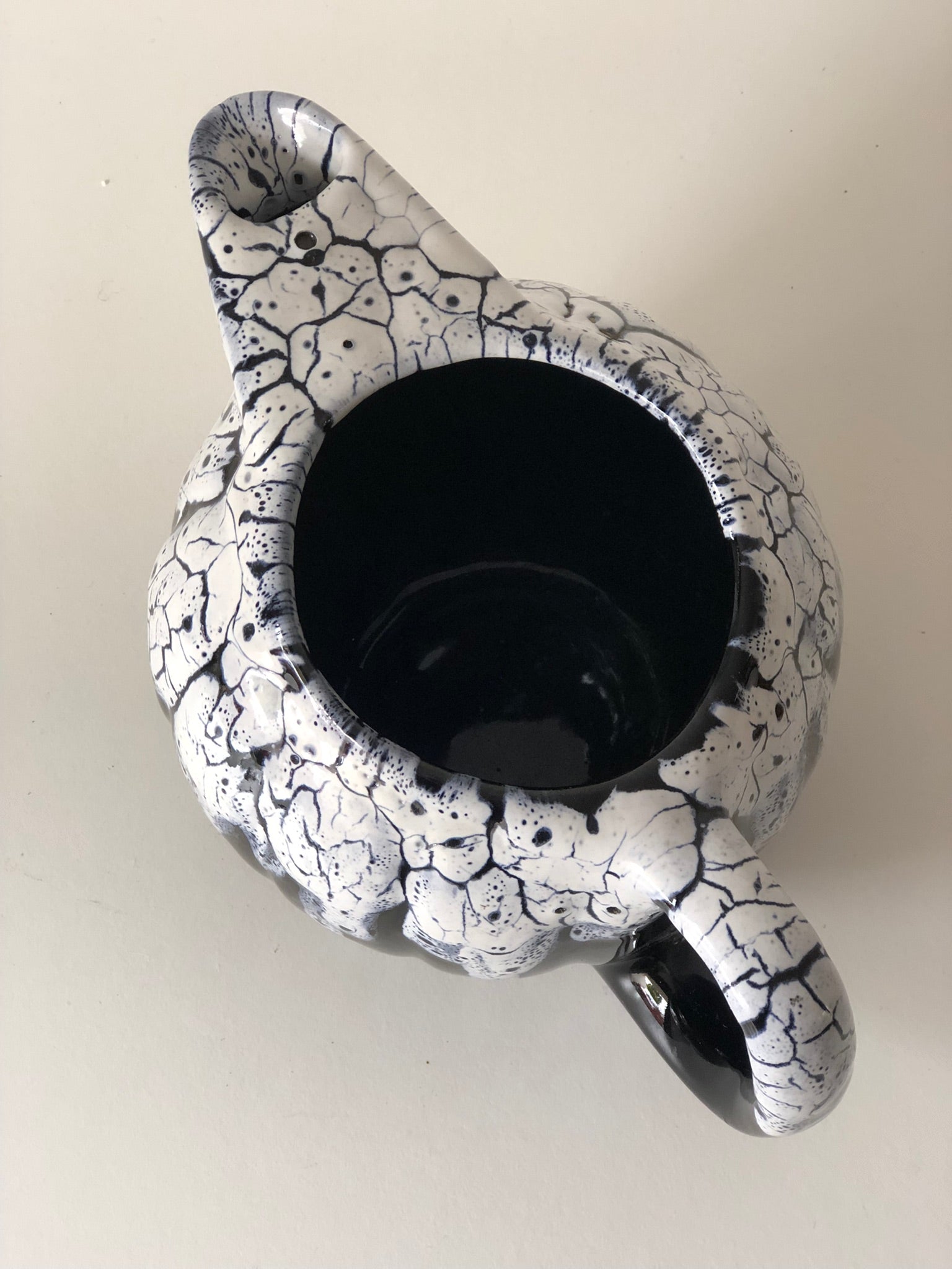 CRUCHE Céramique FAT LAVA