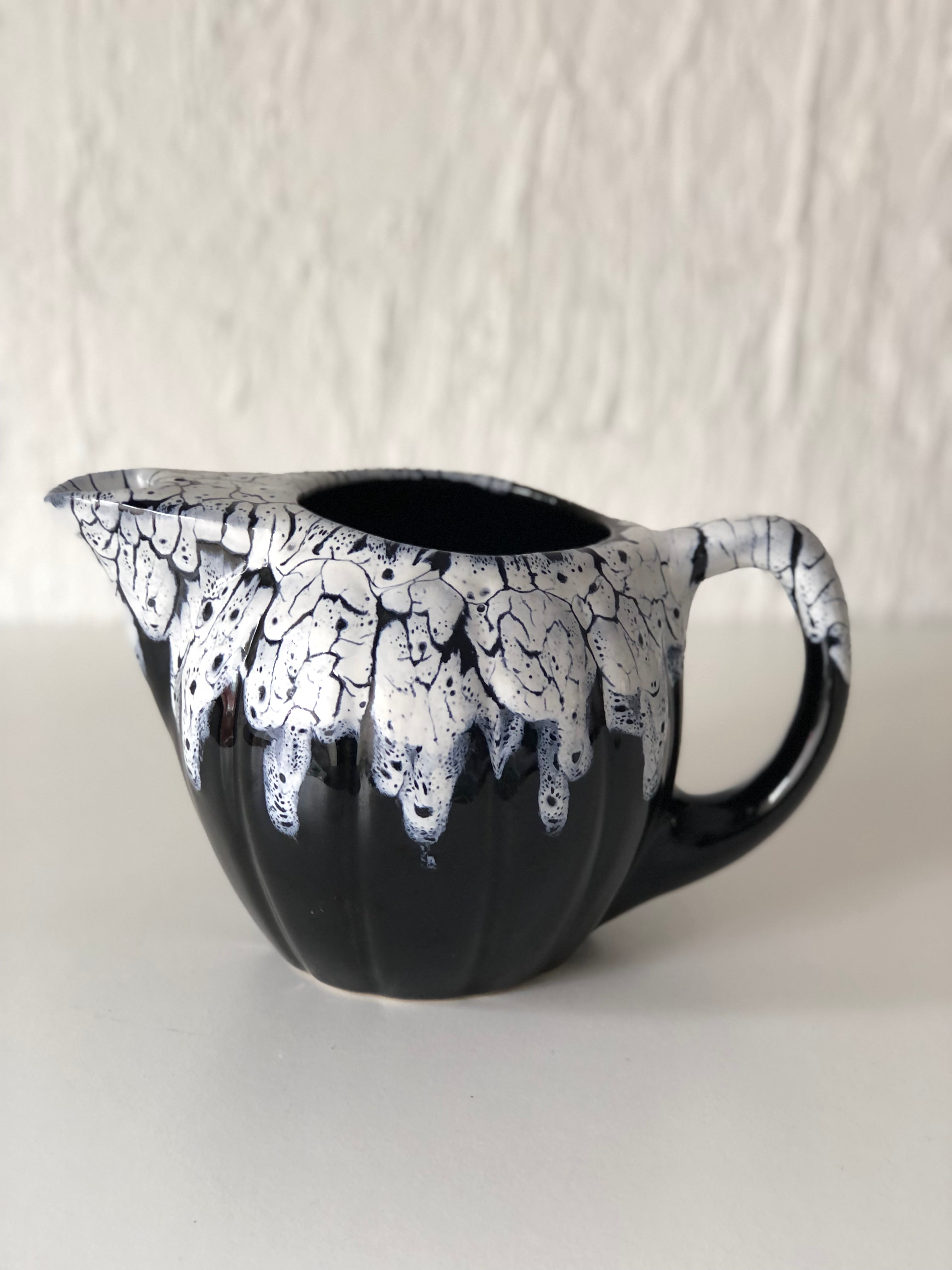 CRUCHE Céramique FAT LAVA