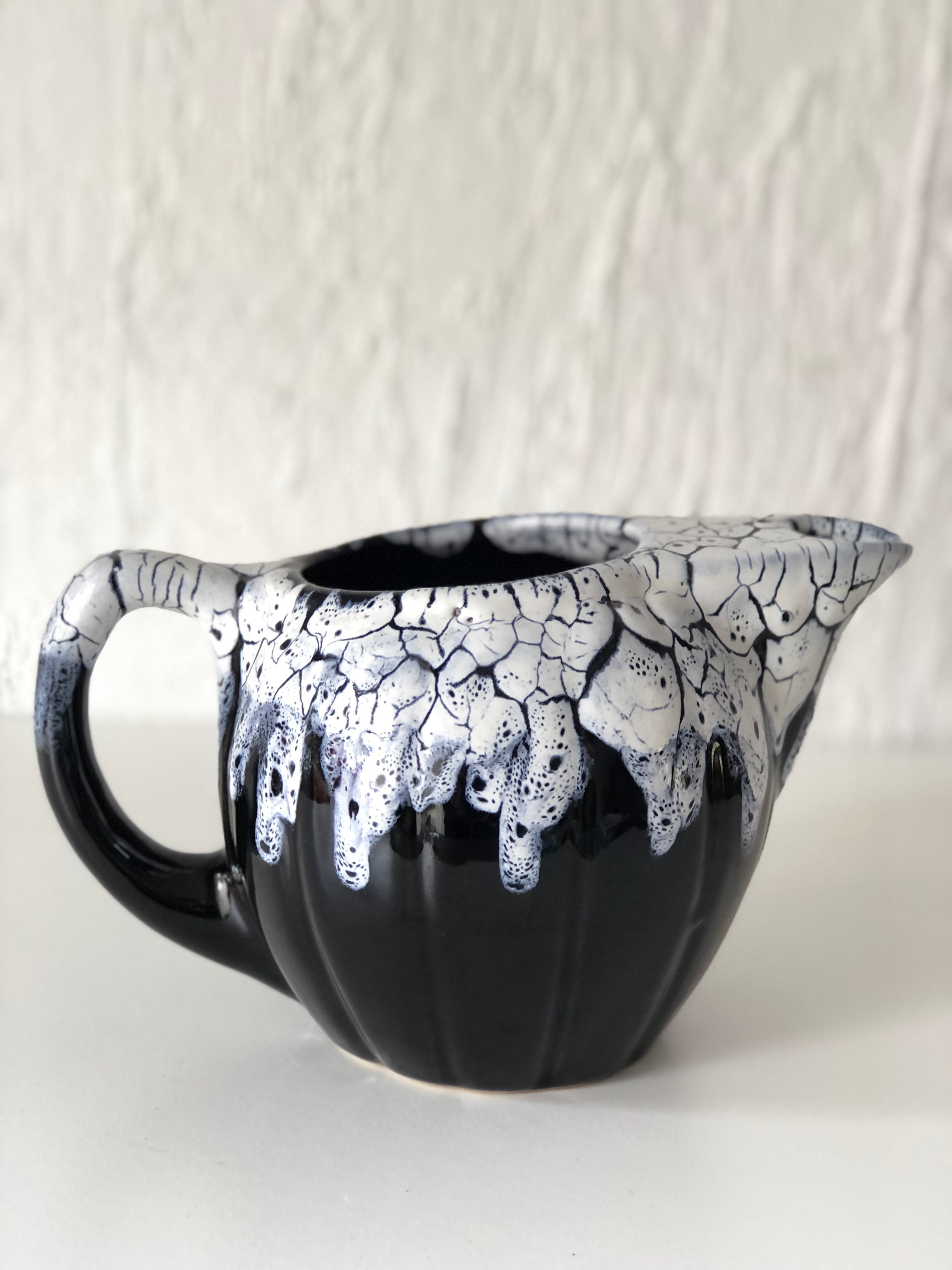 CRUCHE Céramique FAT LAVA