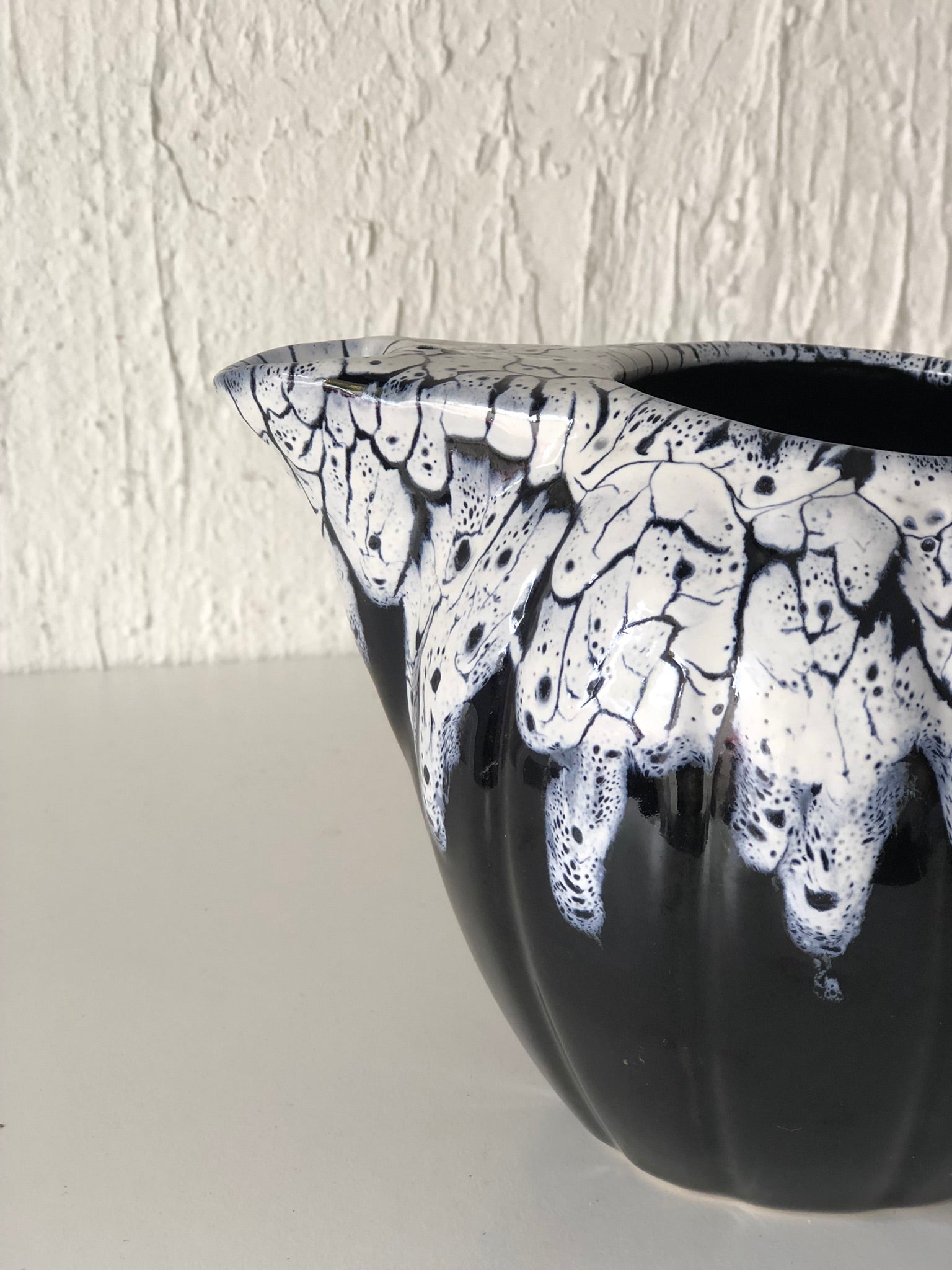 CRUCHE Céramique FAT LAVA