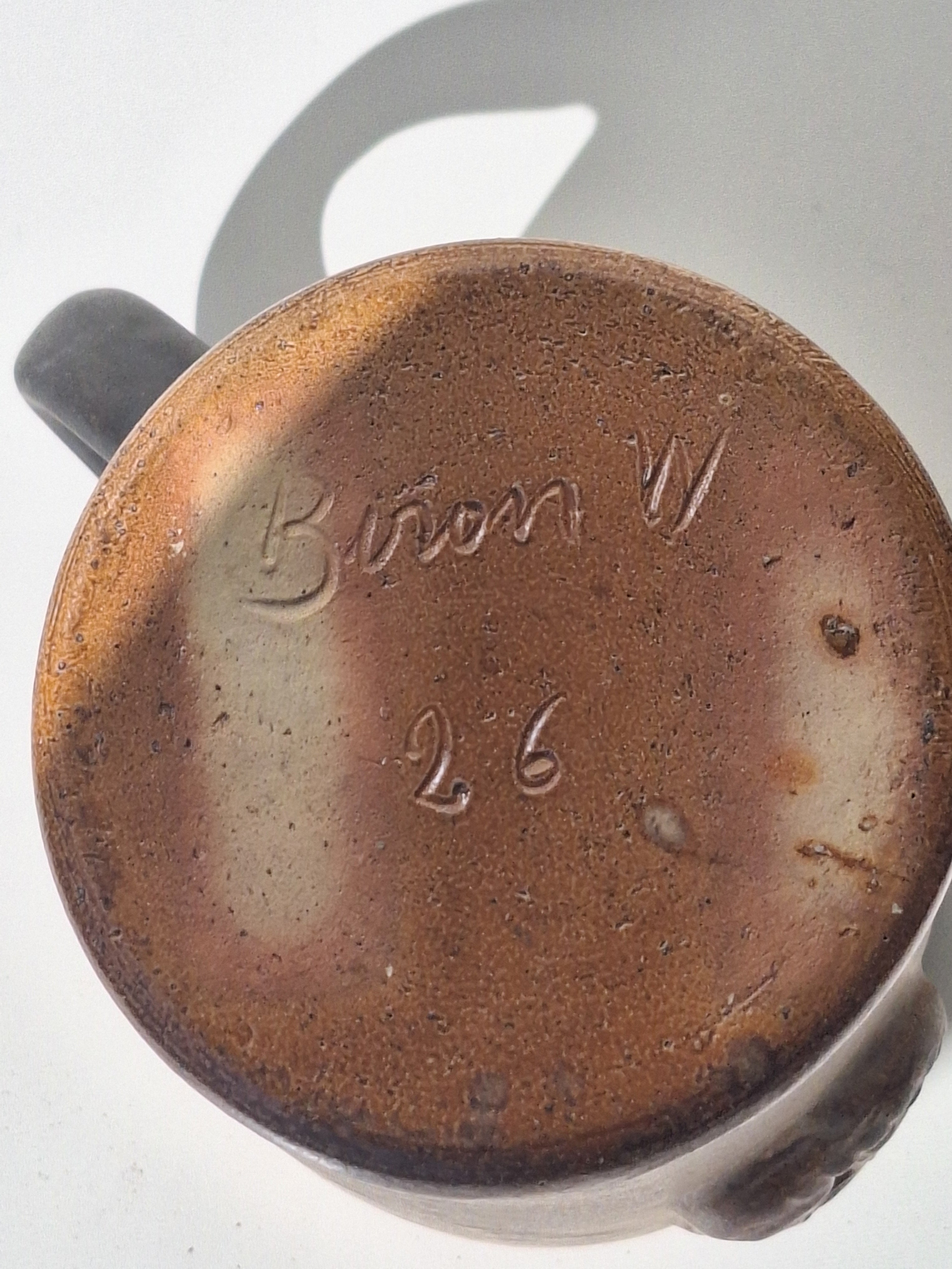 MUG BIERE TERRE CUITE ESTAMPILLEE Signé  Biron 2 6