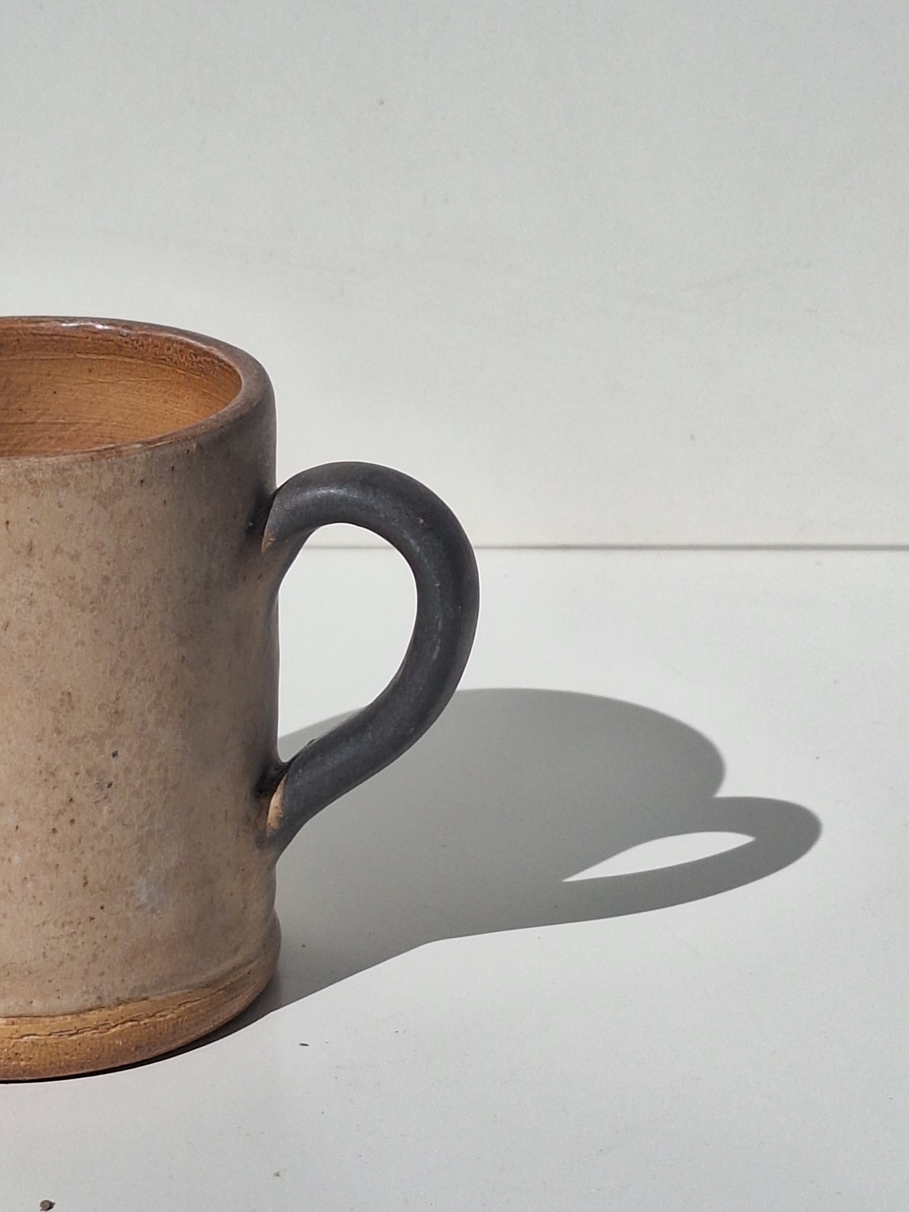 MUG BIERE TERRE CUITE ESTAMPILLEE Signé  Biron 2 6