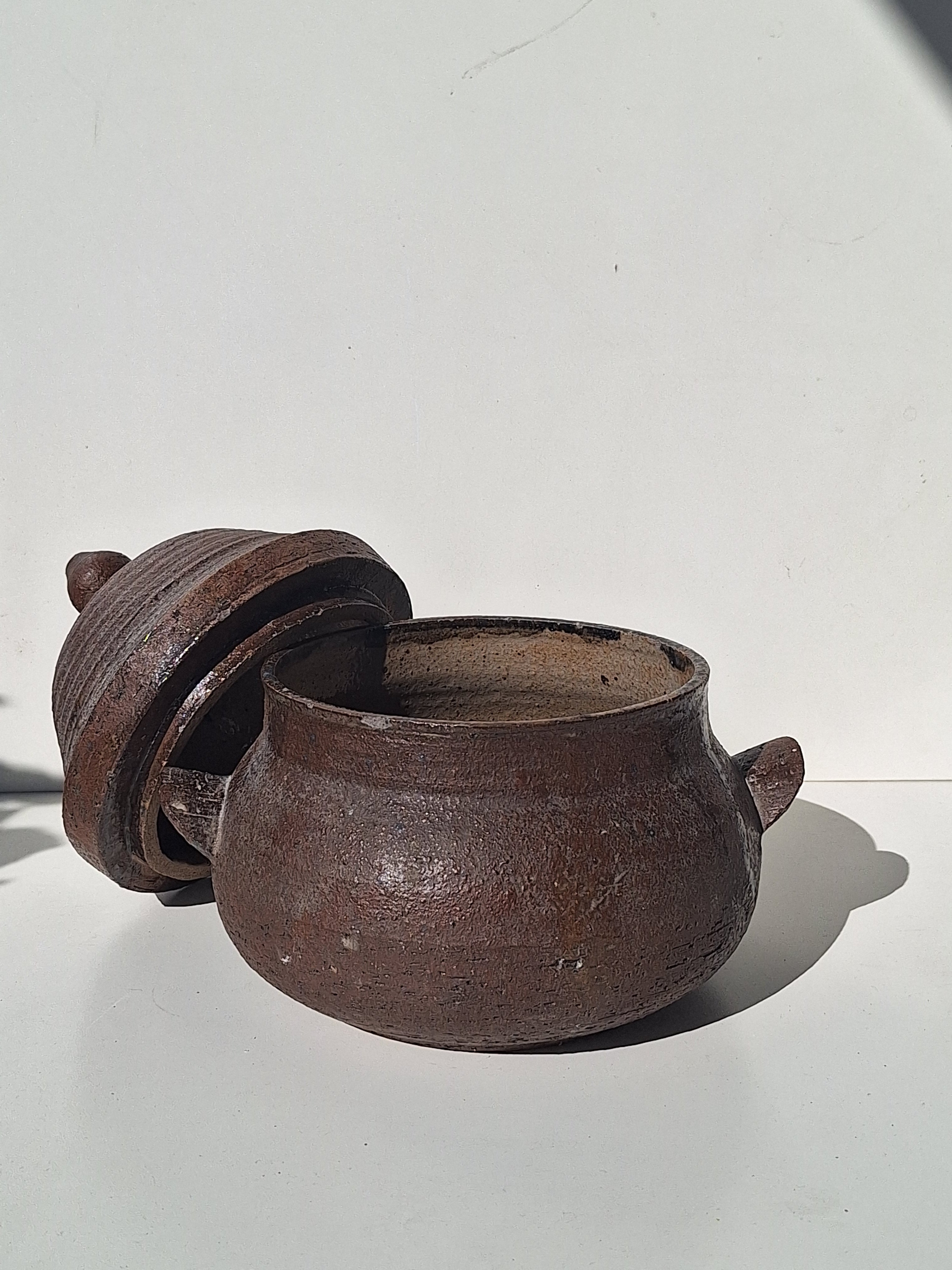 SOUPIERE TERRE CUITE BRUN 🖊 ESTAMPILLEE