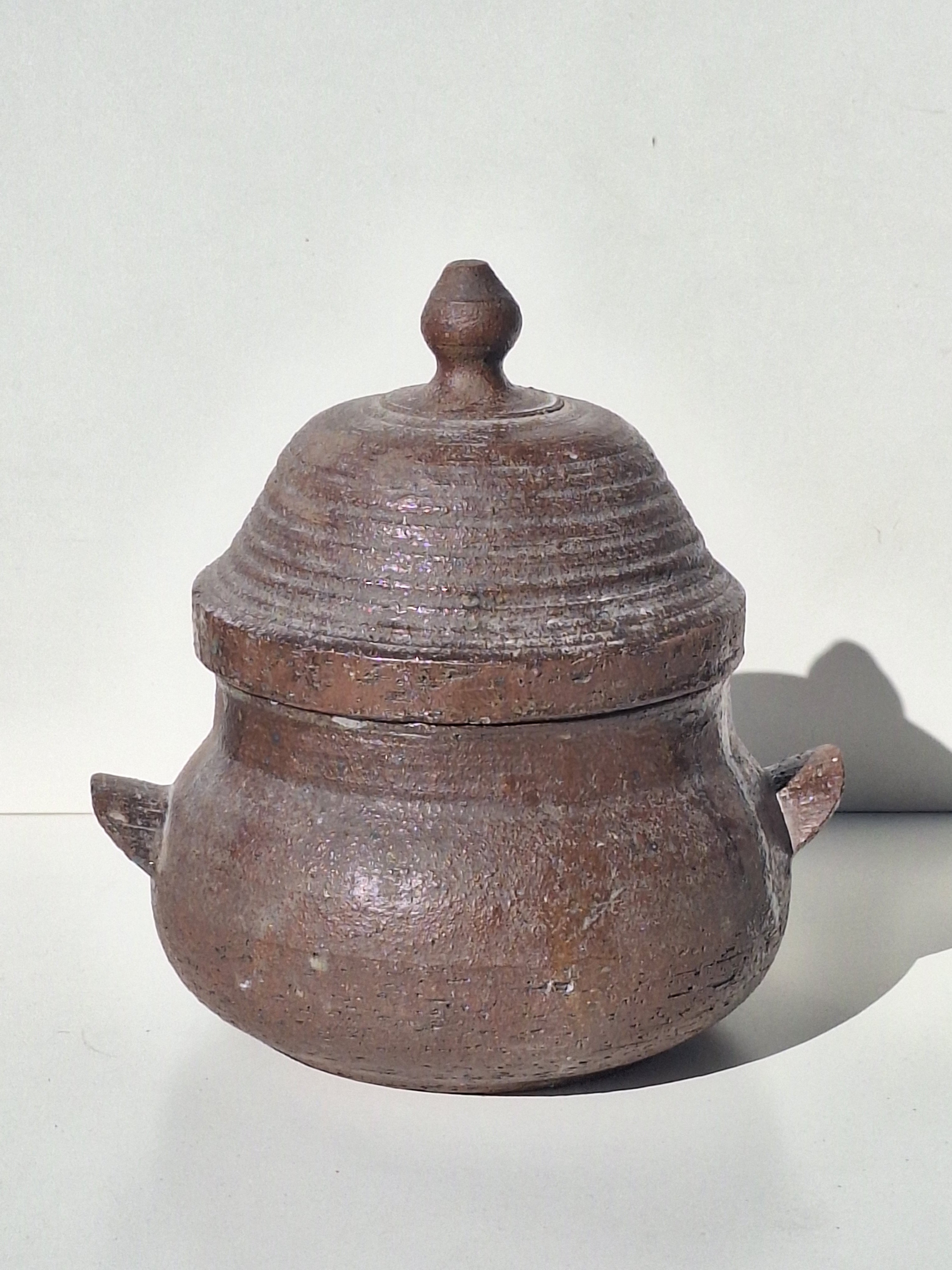 SOUPIERE TERRE CUITE BRUN 🖊 ESTAMPILLEE