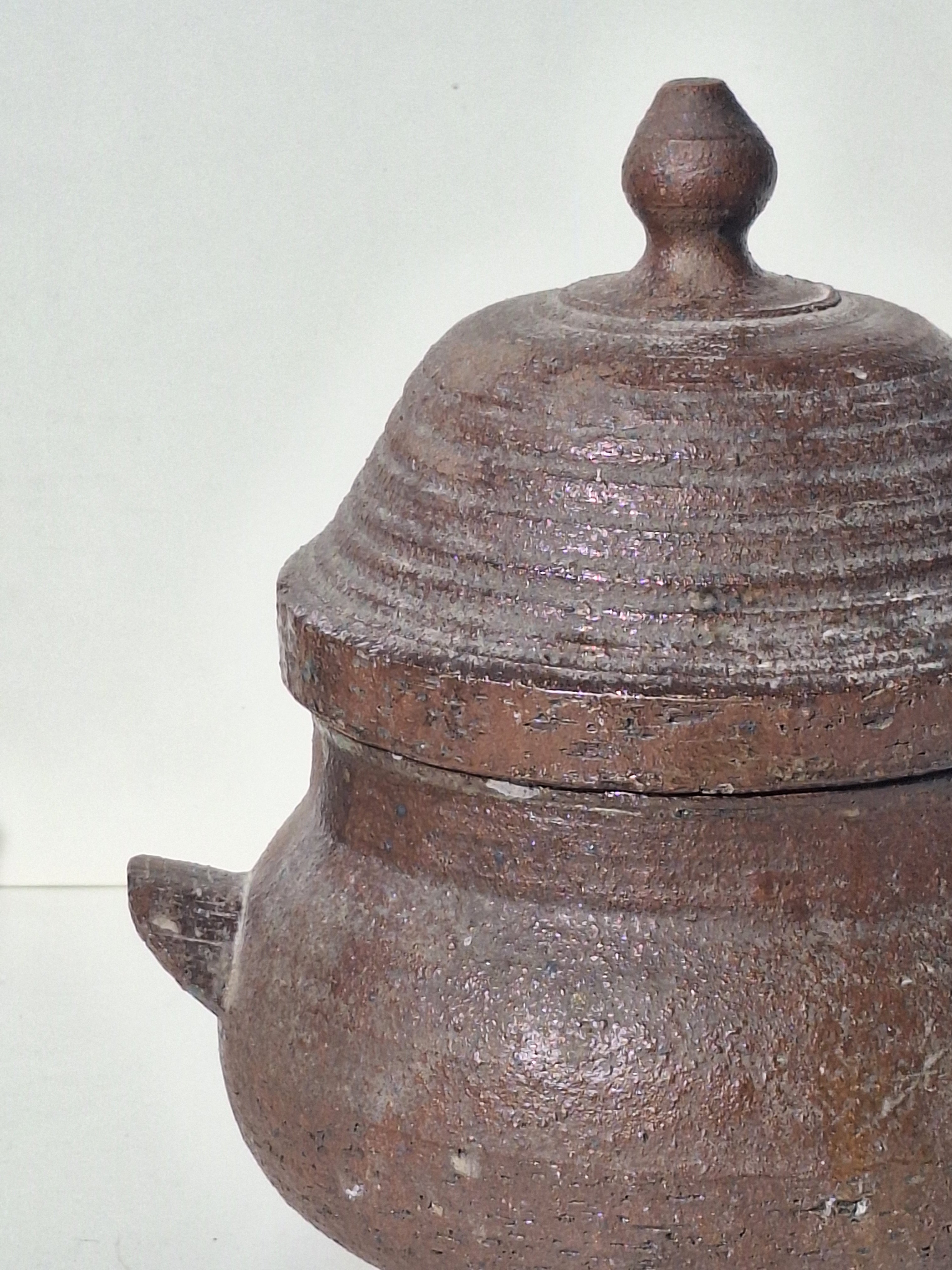 SOUPIERE TERRE CUITE BRUN 🖊 ESTAMPILLEE