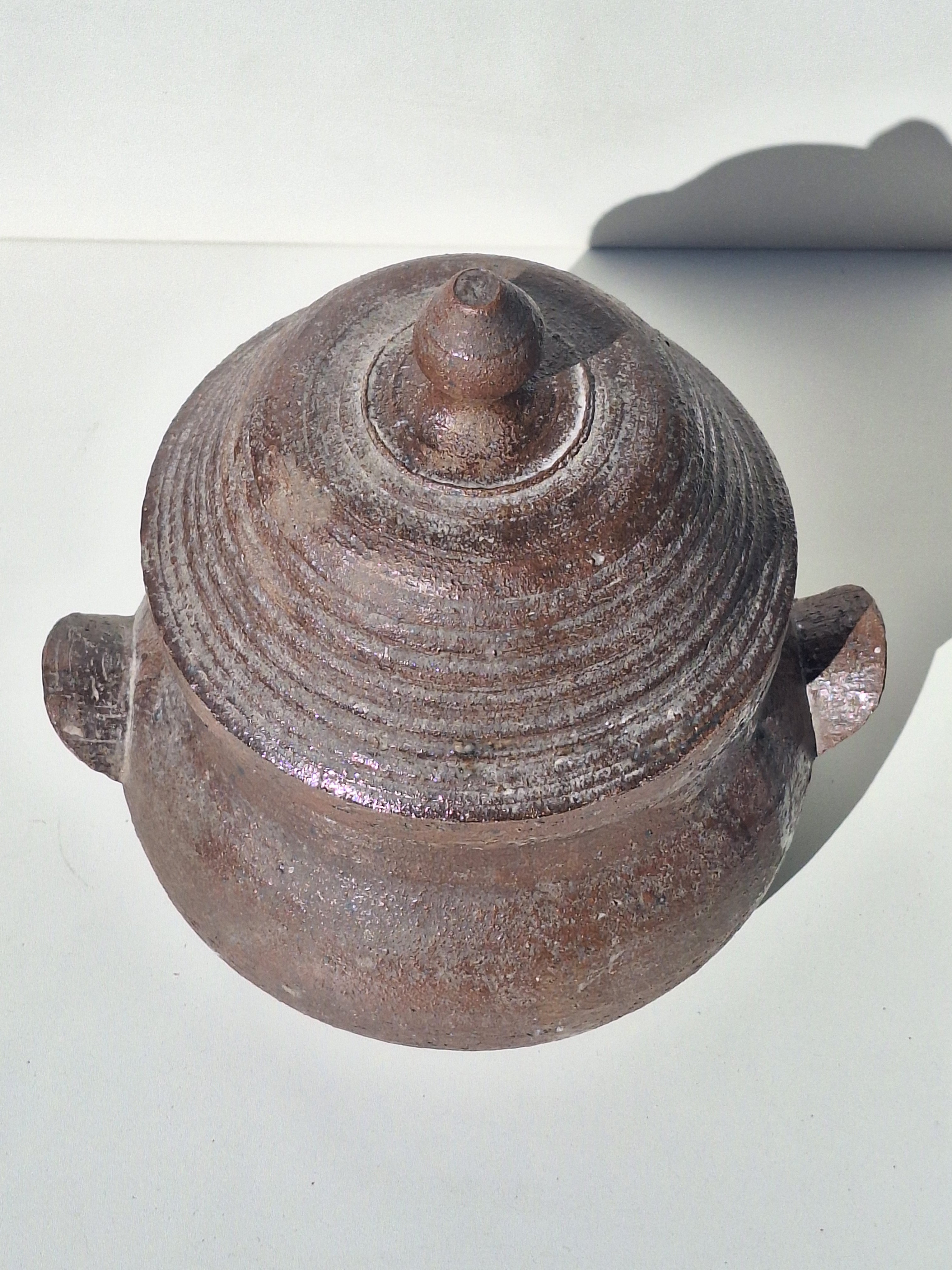 SOUPIERE TERRE CUITE BRUN 🖊 ESTAMPILLEE