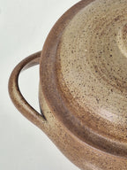 SOUPIERE GRES EMAILLEE BEIGE  ESTAMPILLÉE