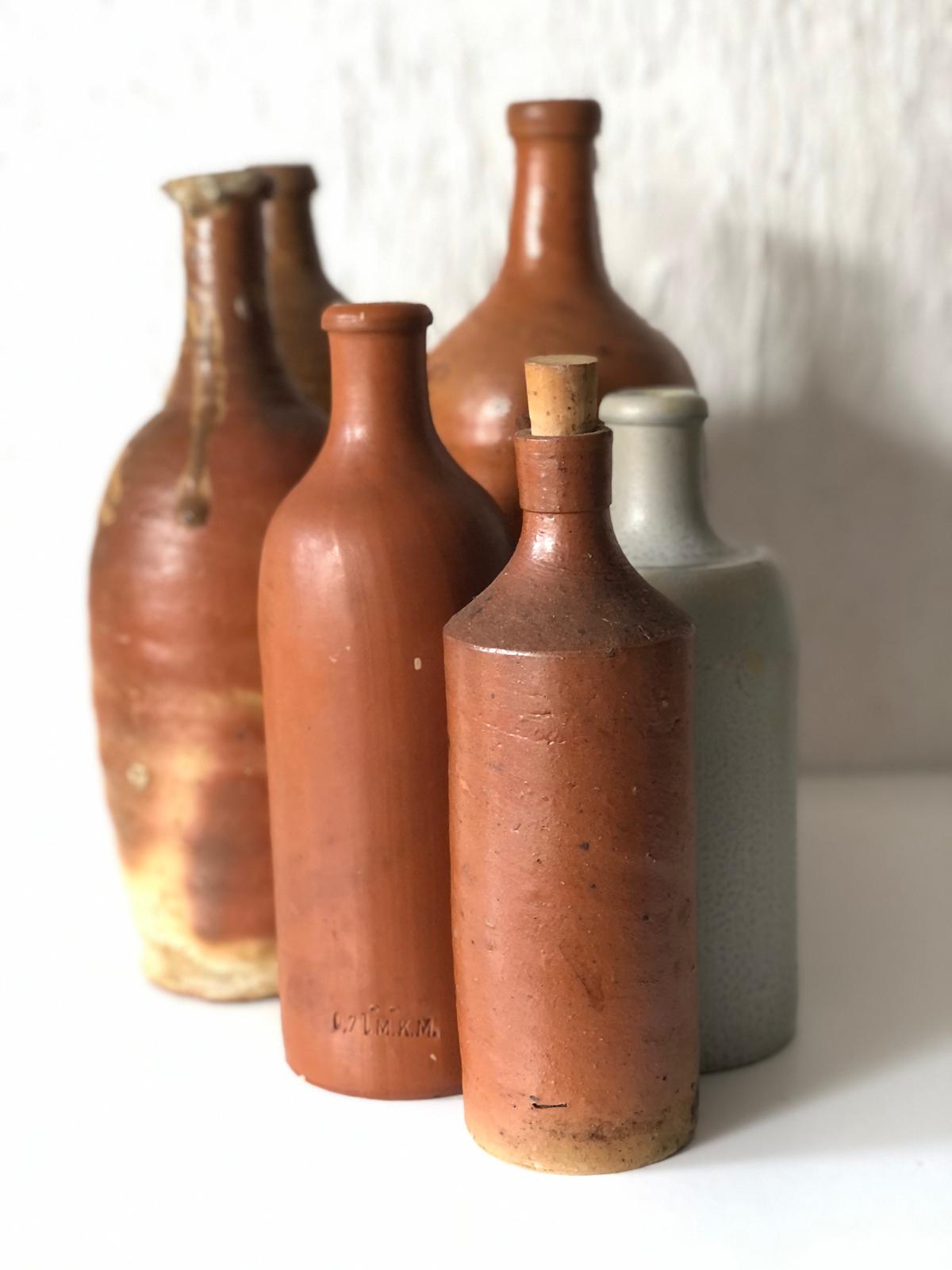 BOUTEILLE en Terre Cuite Brun