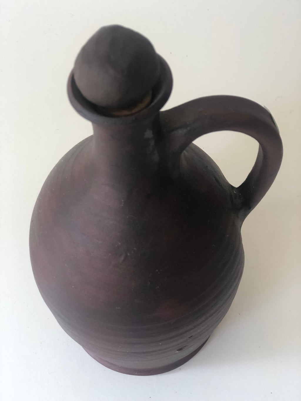 CRUCHE Terre Cuite estampillée