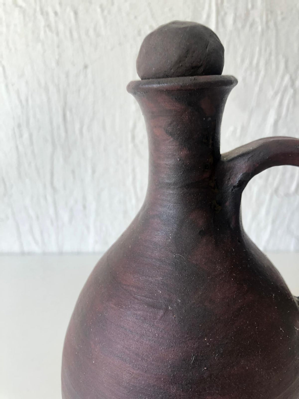 CRUCHE Terre Cuite estampillée