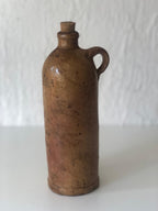 CRUCHE BOUTEILLE en Terre Cuite Estampillé WYNANO FOUKING AMSTERDAM.