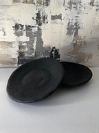 ASSIETTE Noire en Terre Cuite JolieM'Home