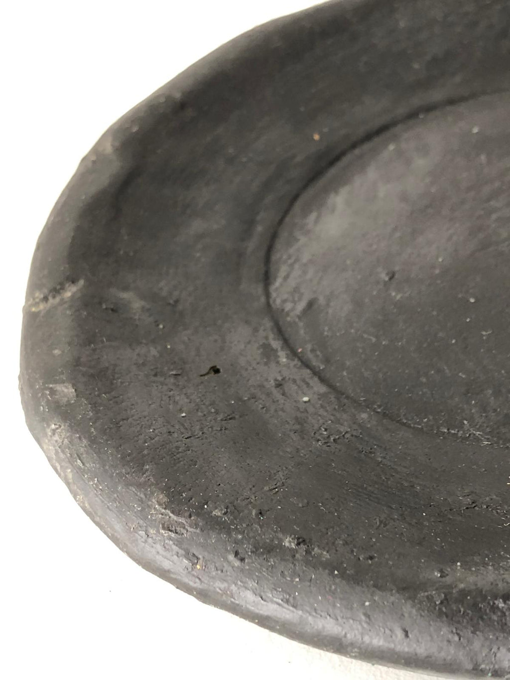 ASSIETTE Noire en Terre Cuite JolieM'Home