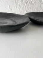 ASSIETTE Noire en Terre Cuite JolieM'Home