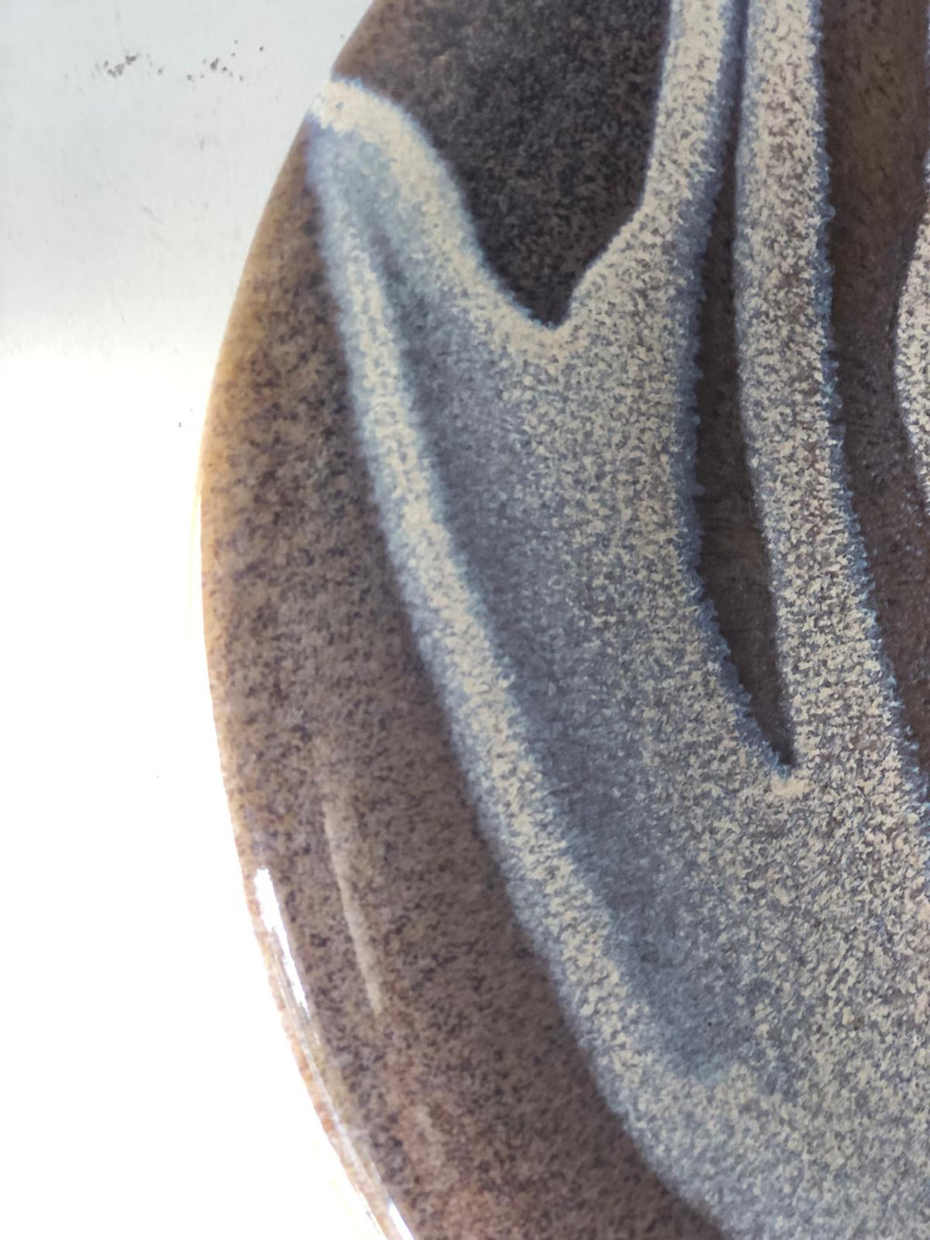 ASSIETTE Grès Emaillé Logo