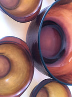 SALADIER et ses BOLS verre ambré 70's.