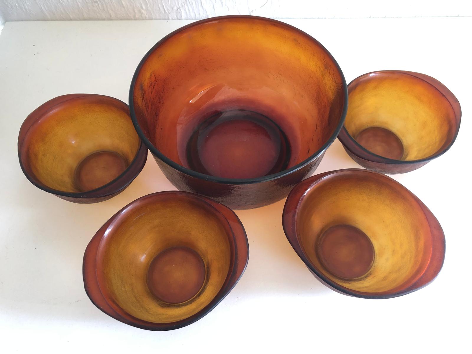 SALADIER et ses BOLS verre ambré 70's.