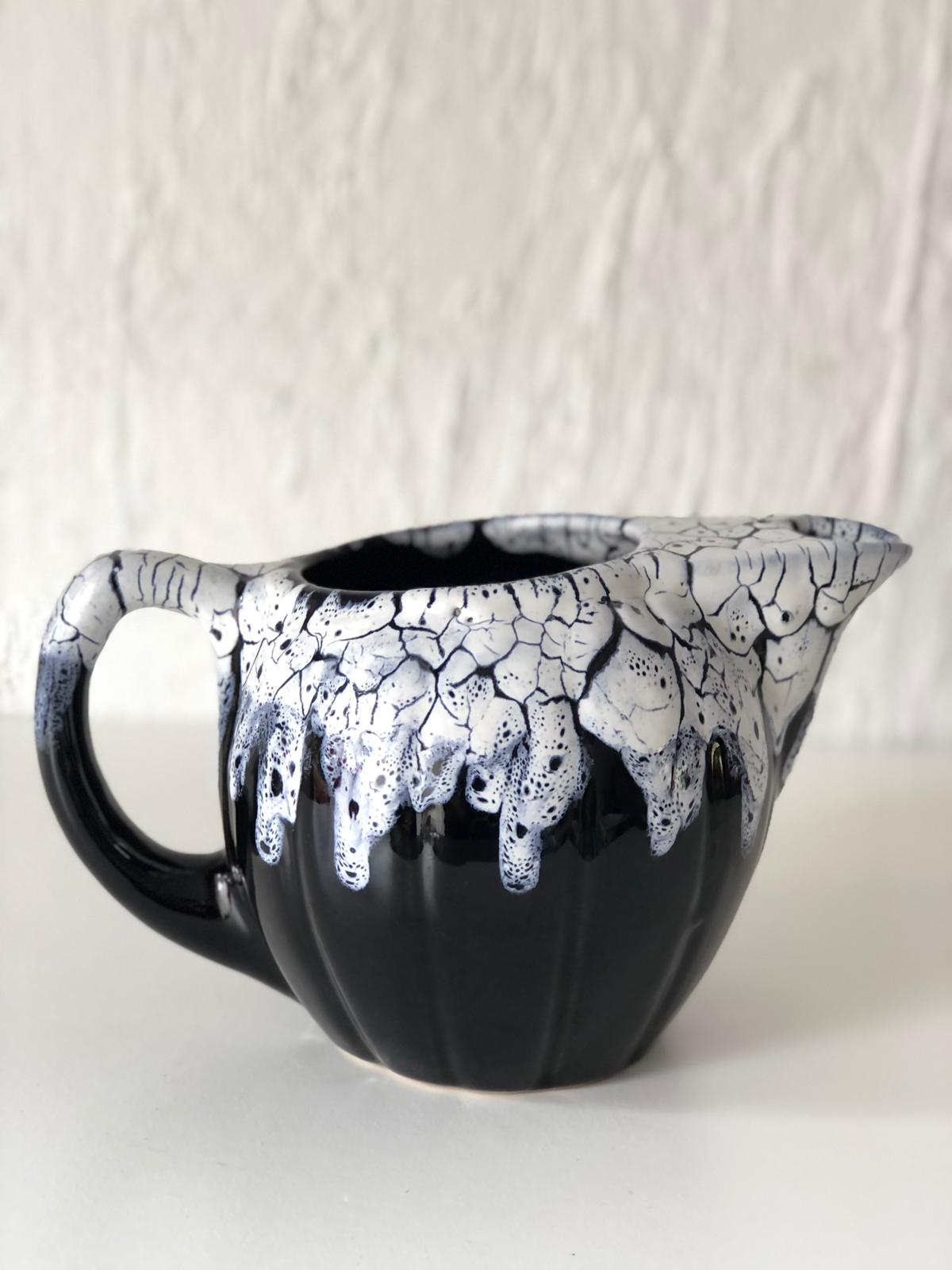 CRUCHE Céramique FAT LAVA