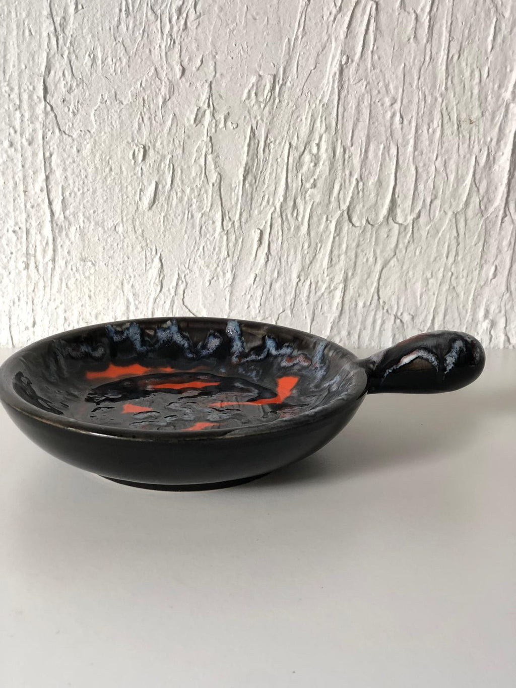 POELON  TERRE CUITE Signé VALLAURIS