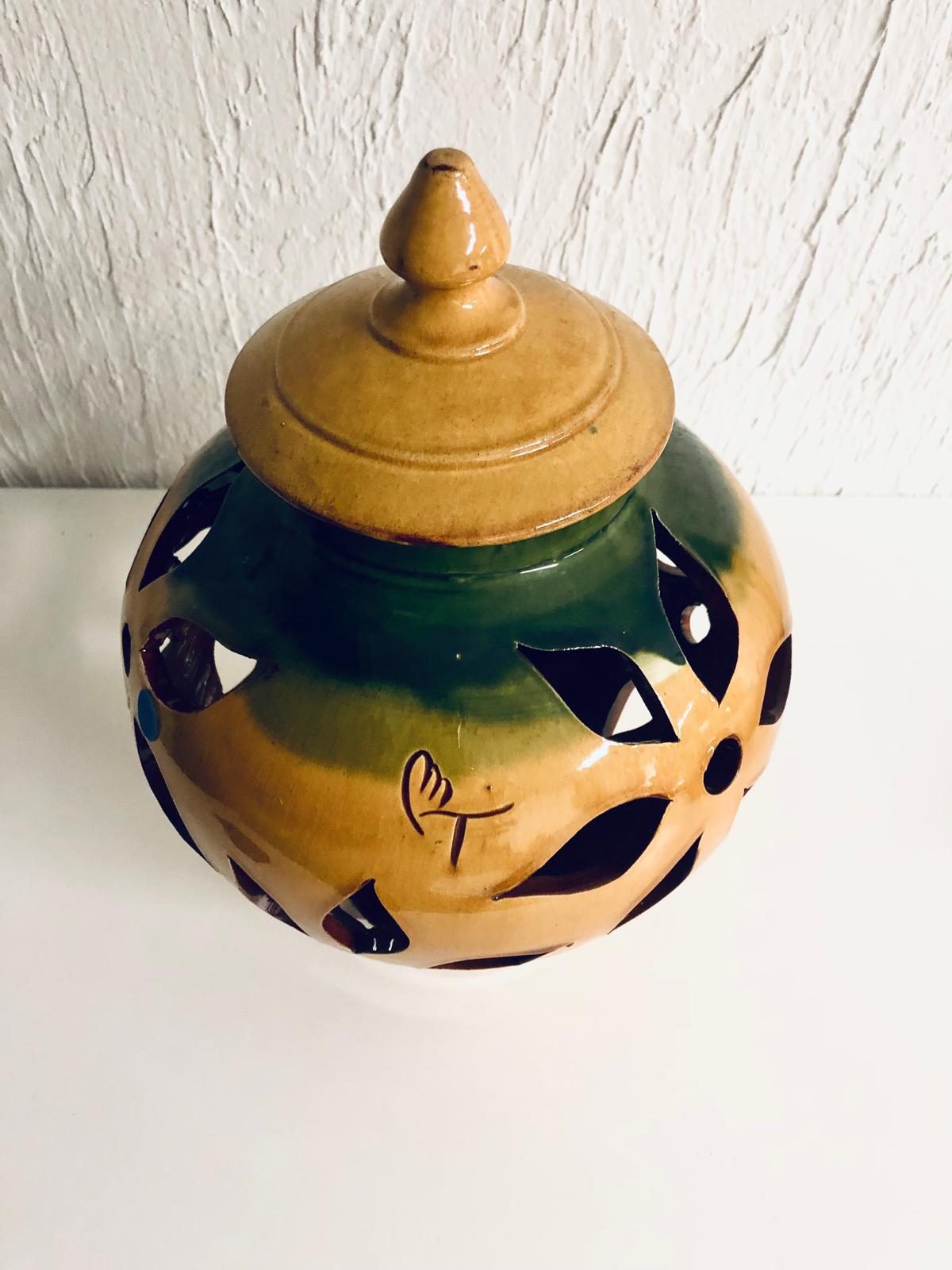 LAMPE DE SALON AJOUREE Estampillée MT N°5