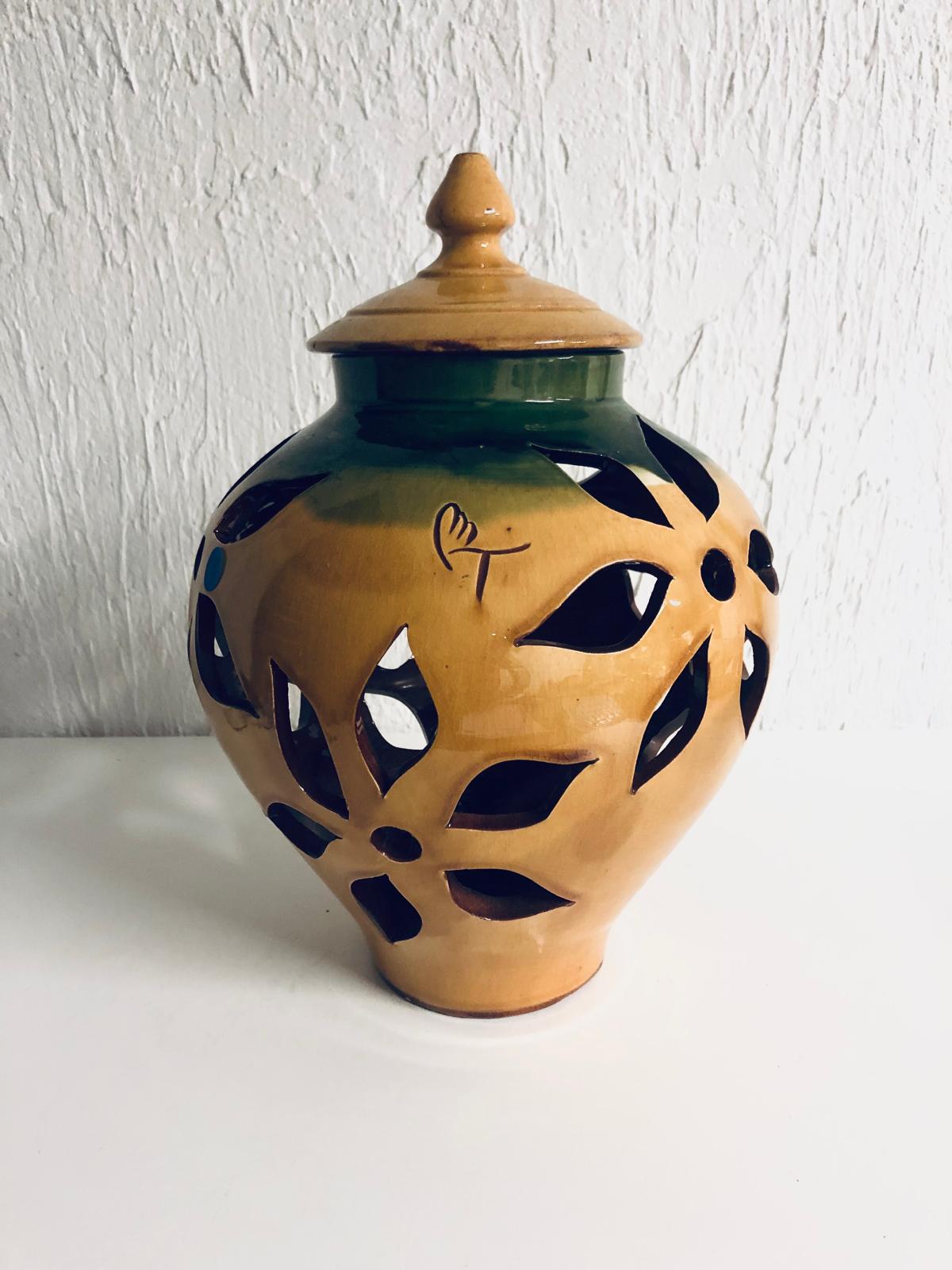 LAMPE DE SALON AJOUREE Estampillée MT N°5